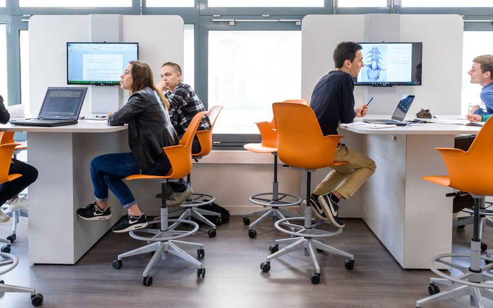 Étudiants au Campus Lab de l'UCO