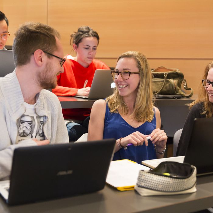 Étudiants en cours à l'UCO